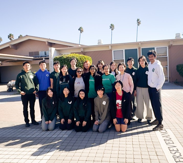 MPPFA and DECA student volunteers group photo